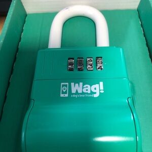 Wag! Dog padlock Lock Box